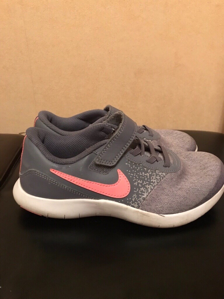 girls grey nike trainers